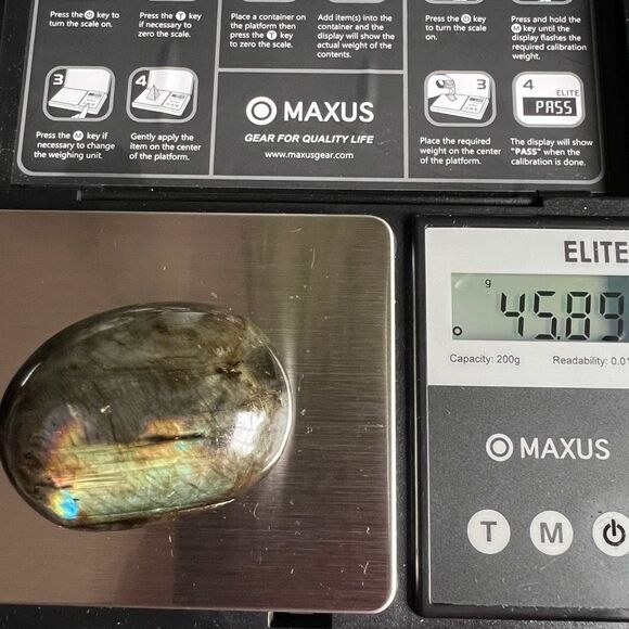 Labradorite Crystal Round Palmstone (5) - Picture 9 of 9